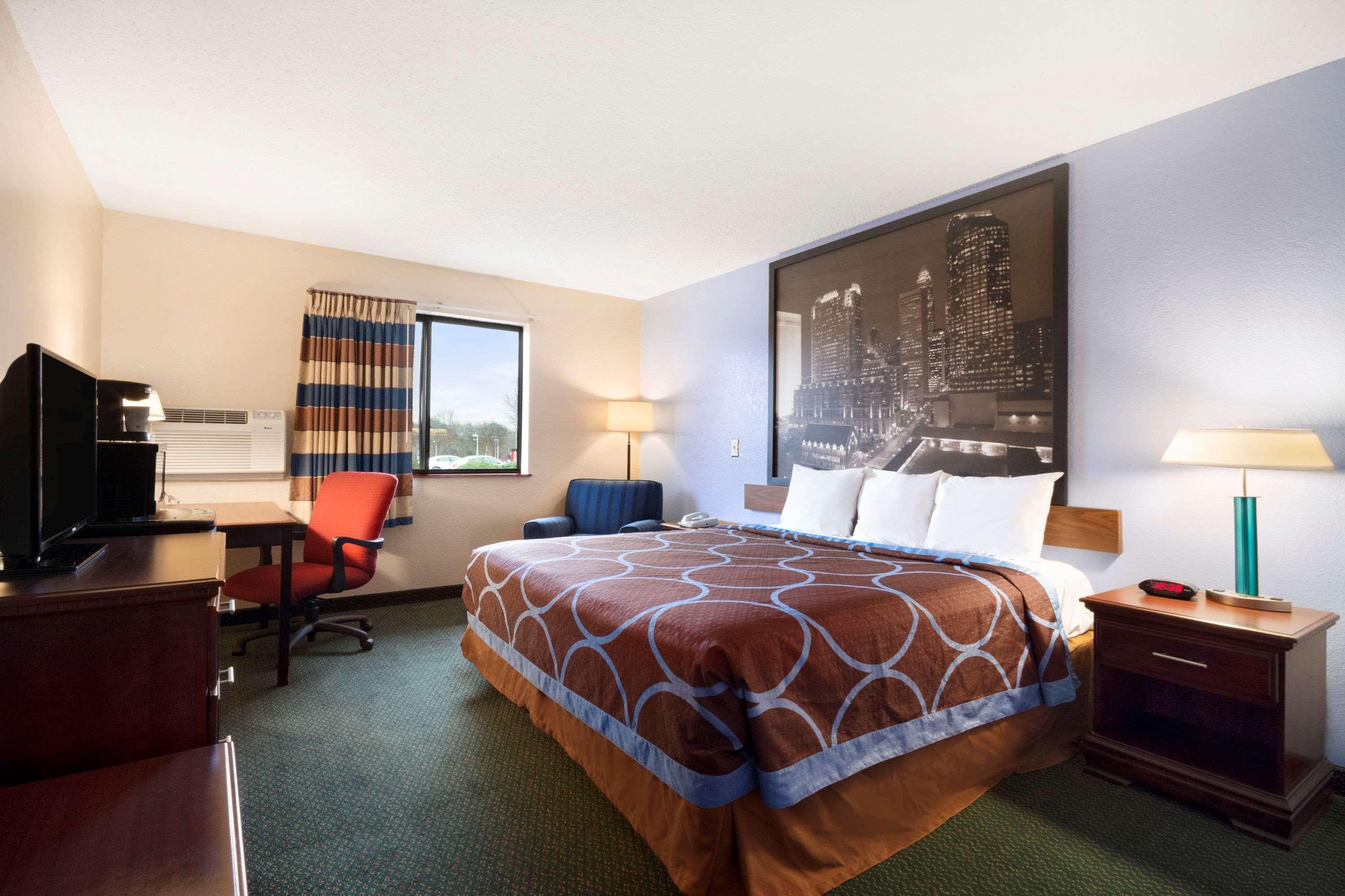 Super 8 By Wyndham Charlotte University Eksteriør bilde