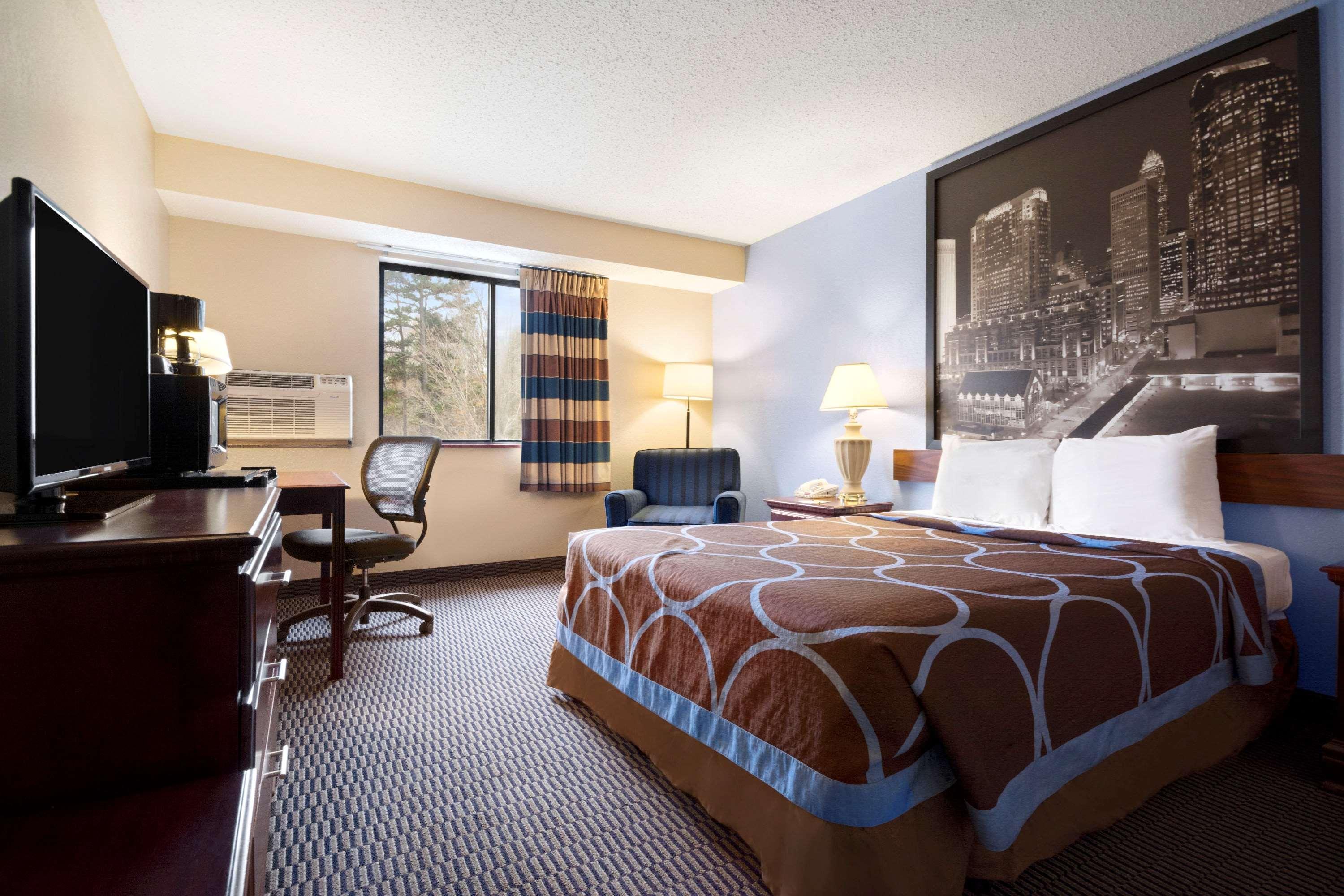 Super 8 By Wyndham Charlotte University Eksteriør bilde