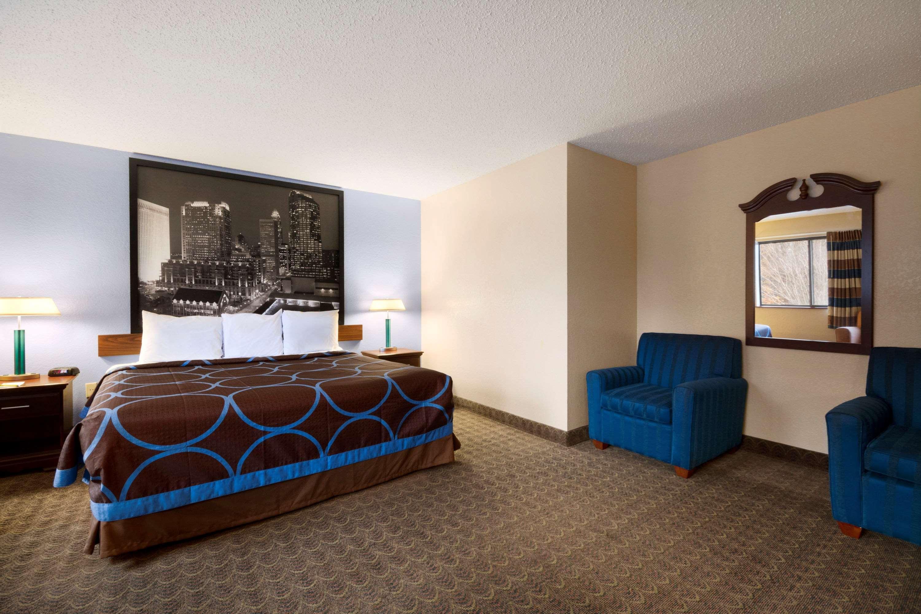 Super 8 By Wyndham Charlotte University Eksteriør bilde